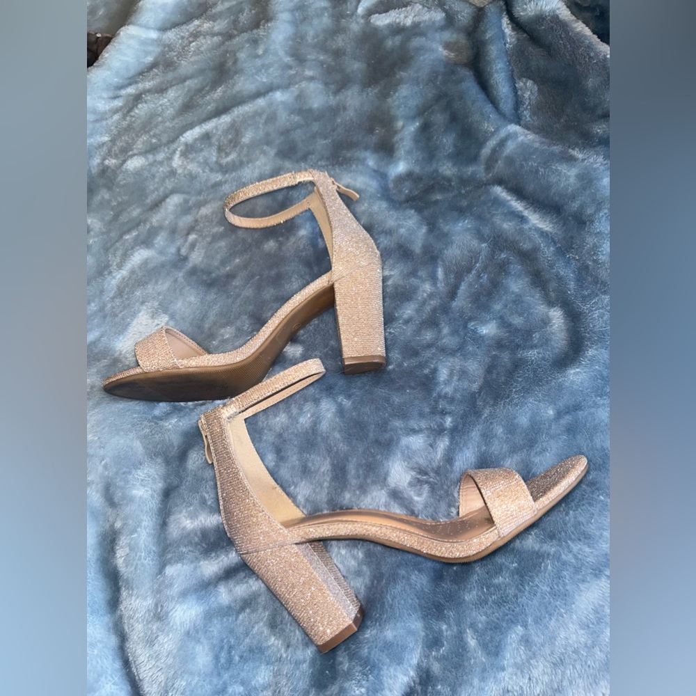 Heels - Picture 2 of 4